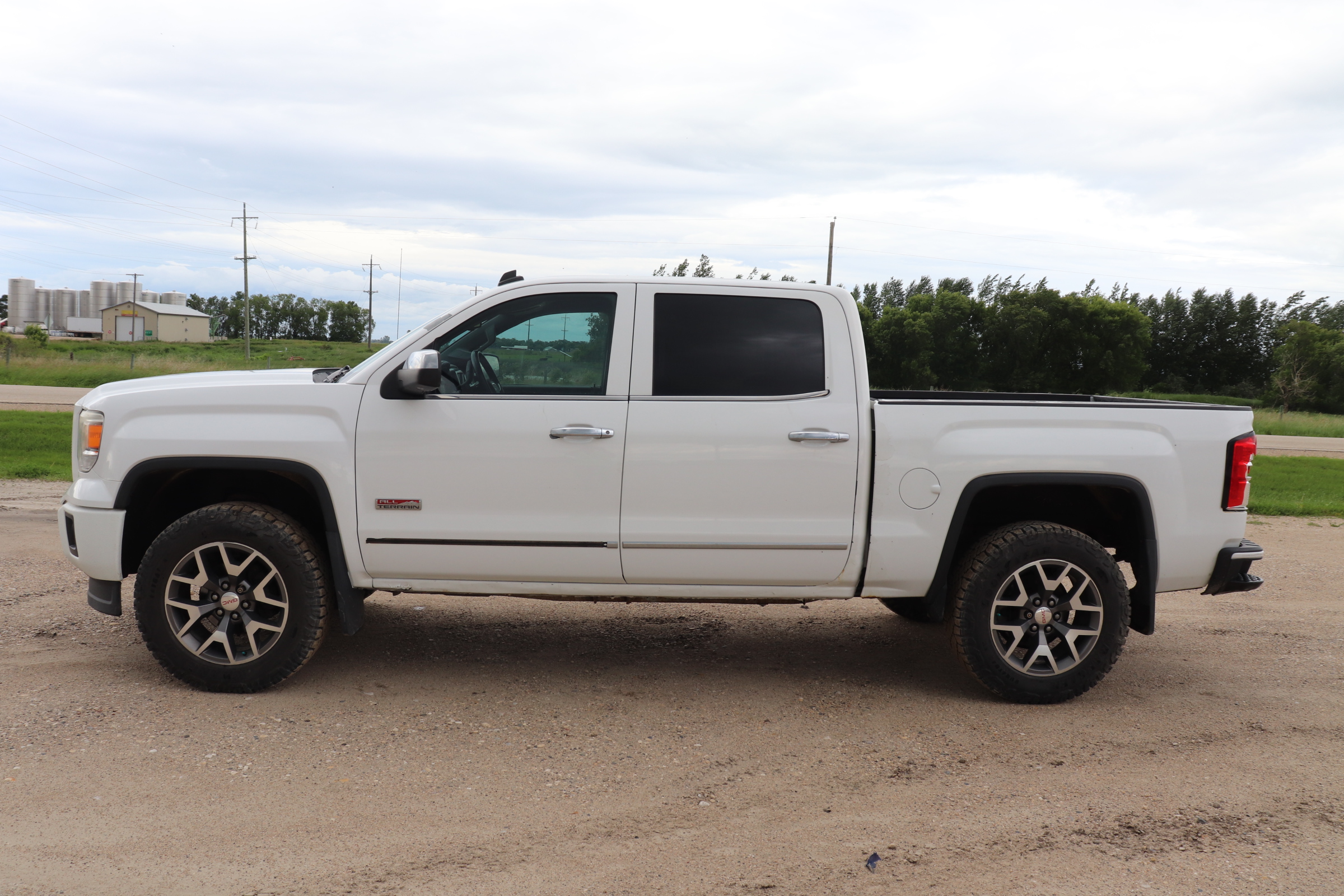 2014 GMC Sierra 1500 (R)(Q)(5) SLE Crew Cab 6.5 ft Box 4WD - 5