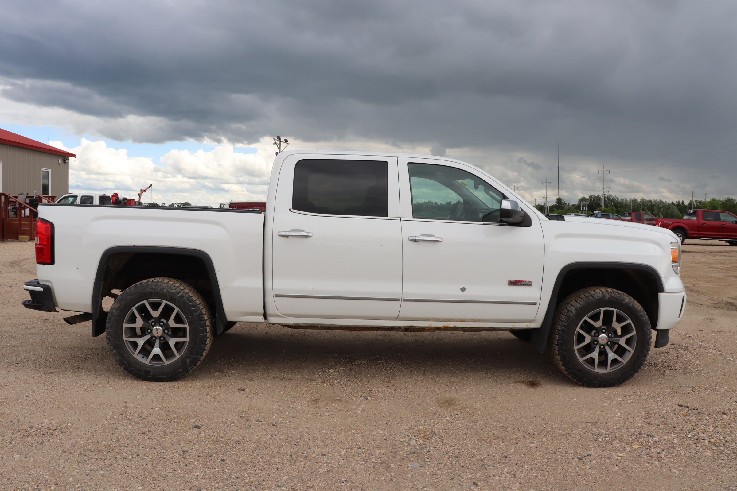 2014 GMC Sierra 1500 (R)(Q)(5) SLE Crew Cab 6.5 ft Box 4WD - 4