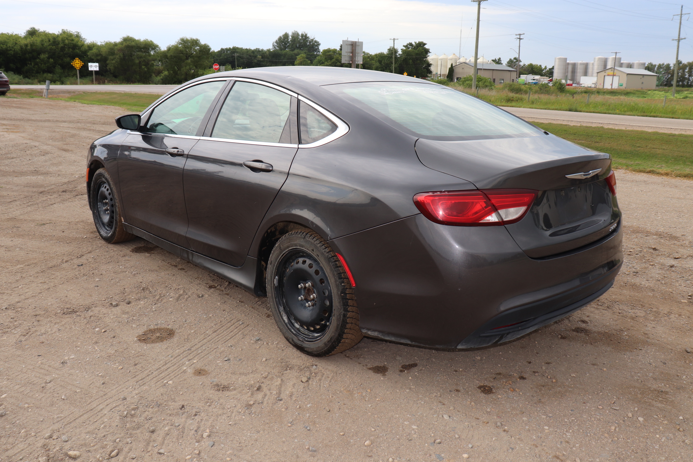 2015 Chrysler 200 (R)(E)(5) LX - 8