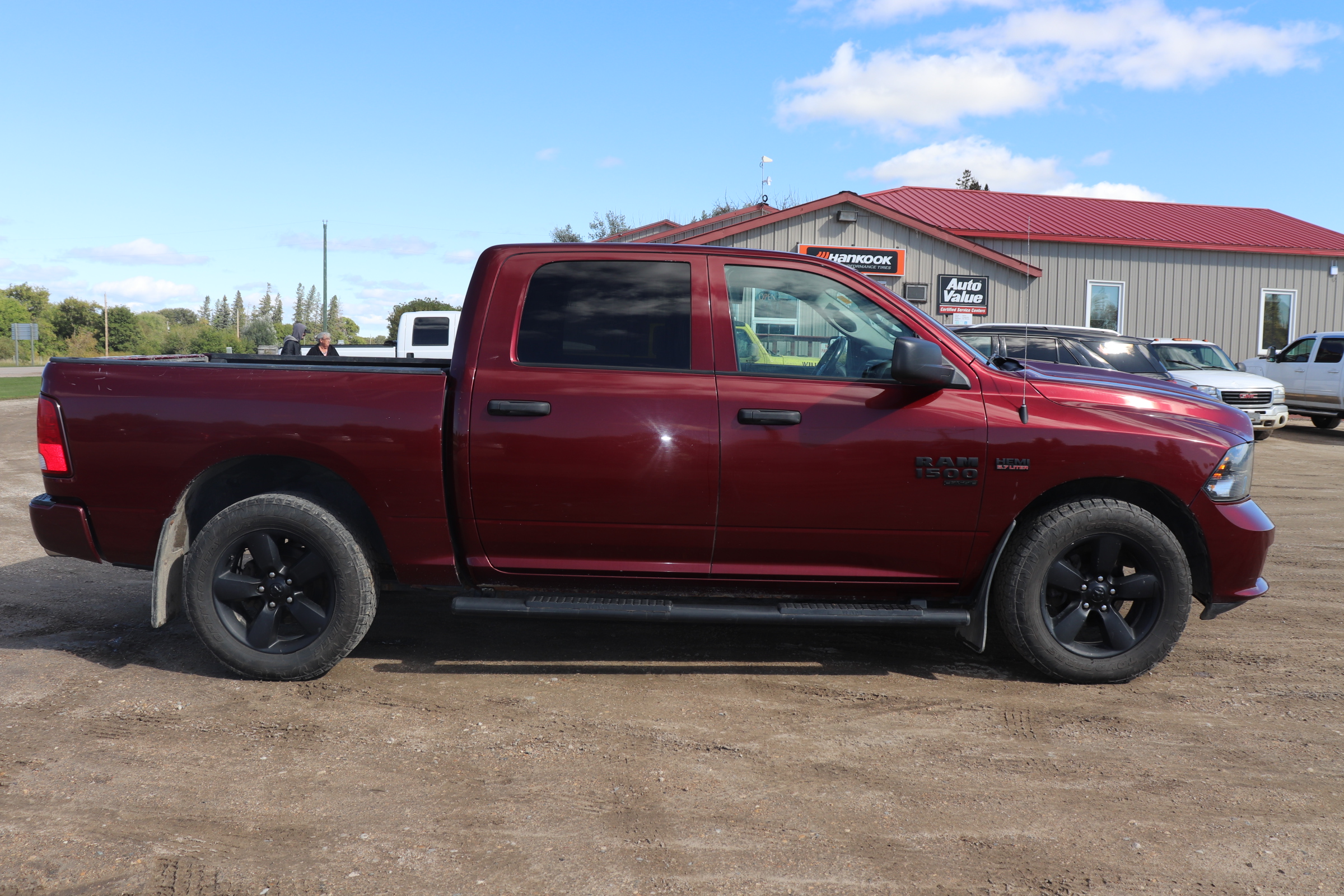 2021 RAM 1500 Classic (R)(W)(5) Tradesman Crew Cab SWB 4WD - 4