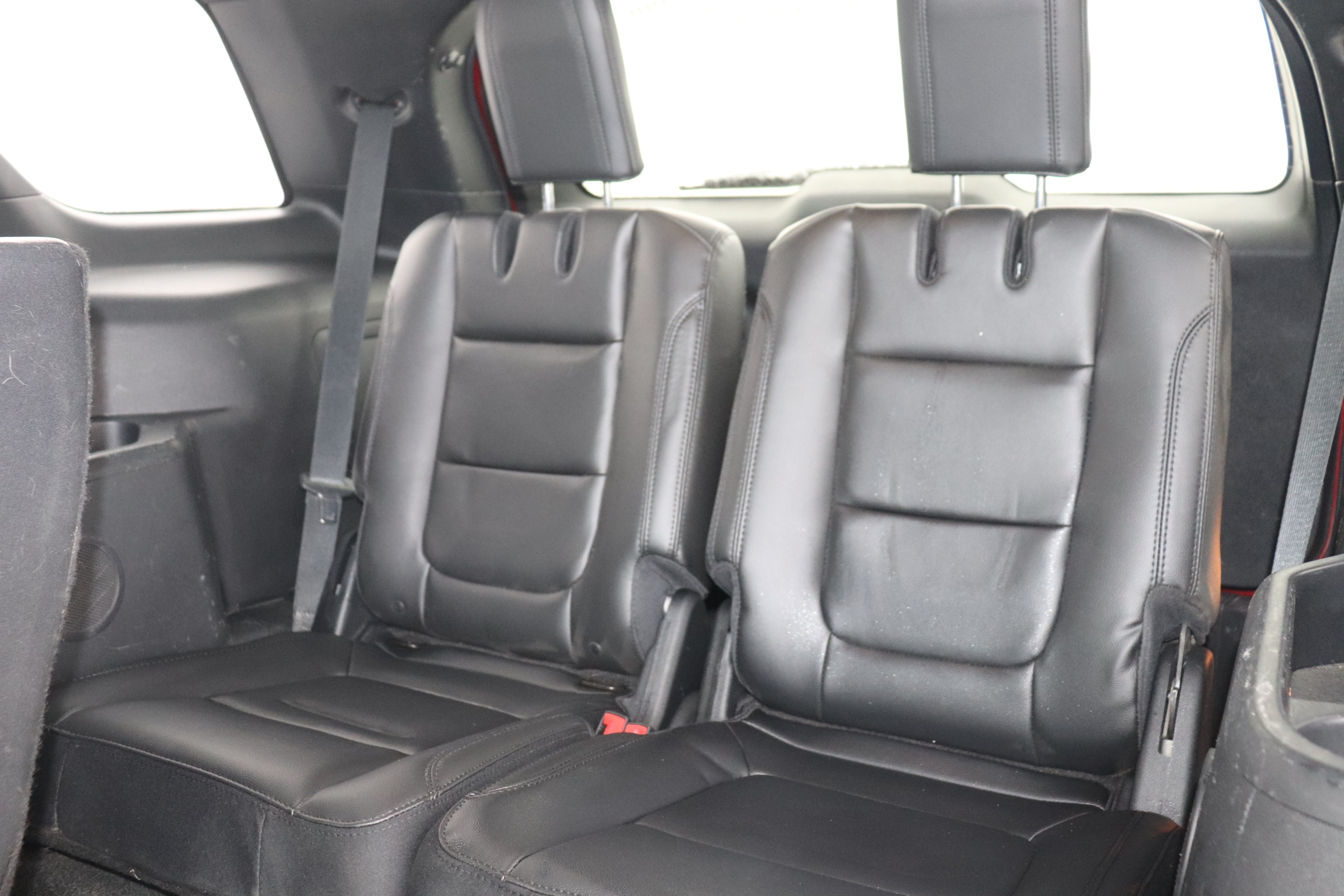 2017 Ford Explorer (R)(J)(7) XLT 4WD - 11